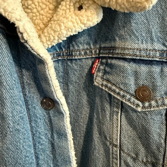 Levi's Sherpa Lined Denim Jacket - Picture 5 of 6